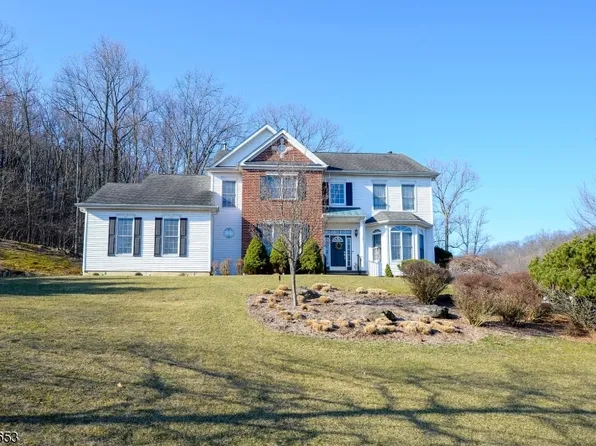 25 Split Rock Rd, North Haledon Boro, NJ 07508