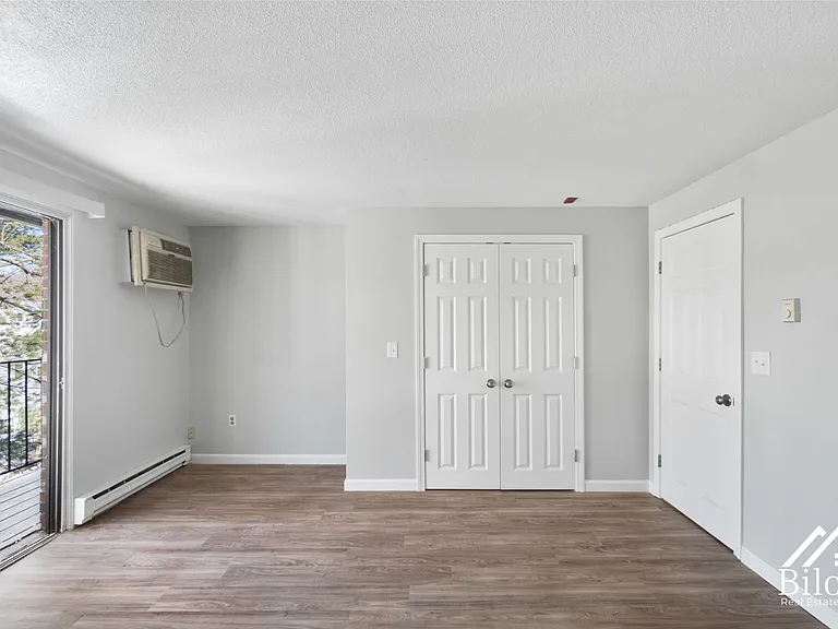 242 Waterman Avenue — Photo 28