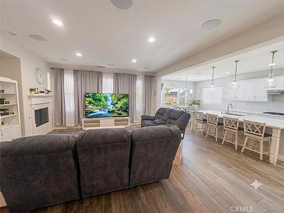 5th image of 366 Caldera St