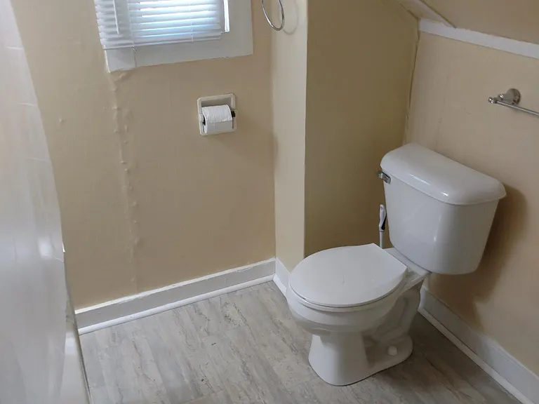 6552 Westshore Dr #UPPER — Photo 9