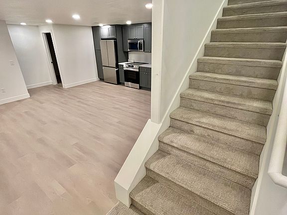 2nd image of 364 W Songbird Ln