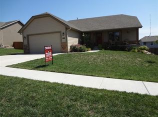 925 Kadence Ln, Junction City, KS 66441