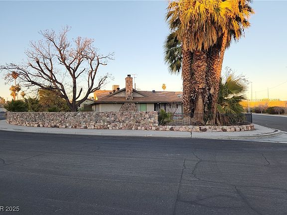 2nd image of 1808 Loch Lomond Way