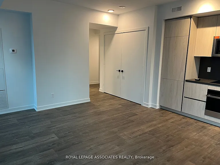 327 King St W #2706 — Photo 3