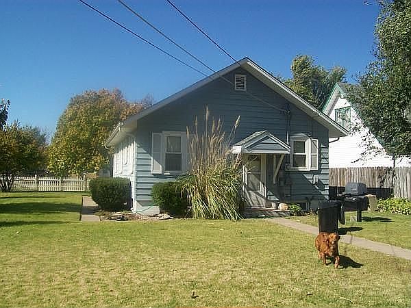 2nd image of 1302 Monroe St