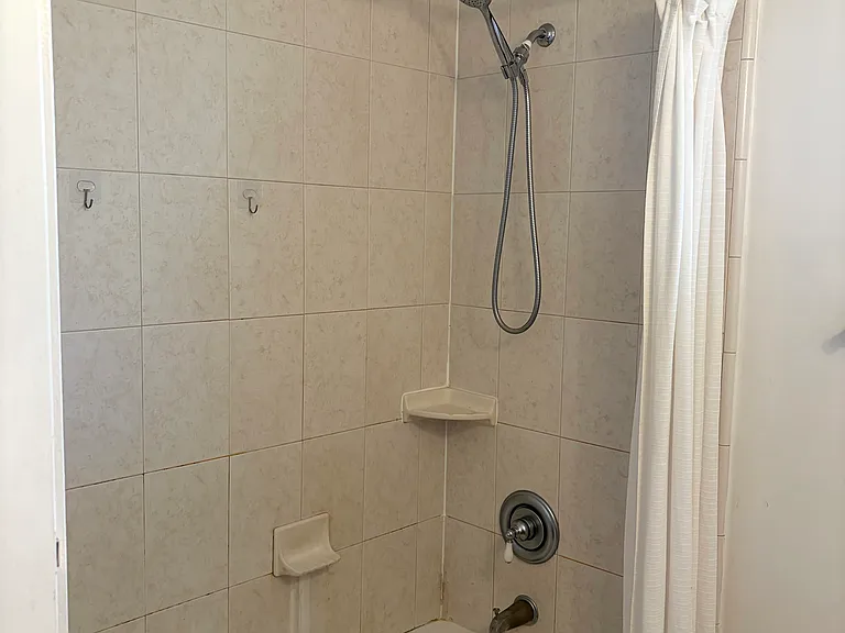 812 Coakley Dr — Photo 8