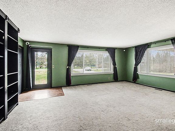 3rd image of 1120 S Loomis Rd
