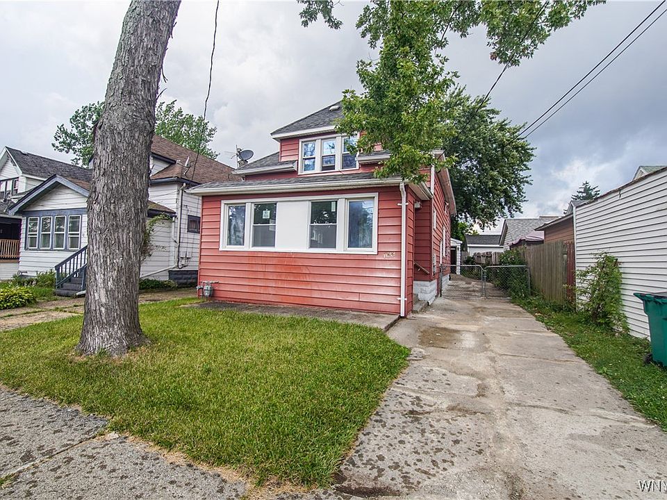 1st image of 166 Hewitt Ave
