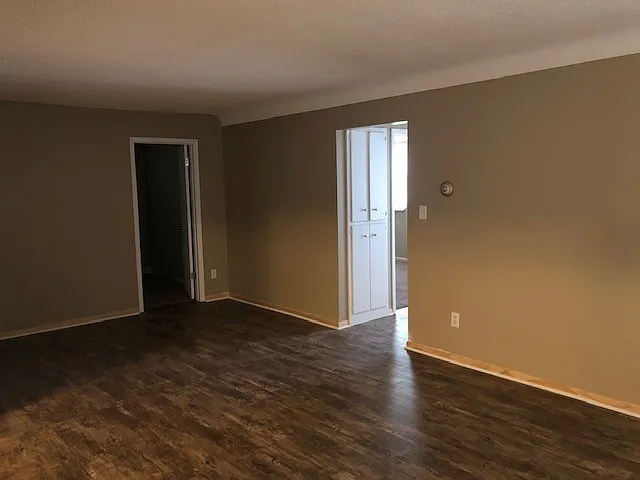594 Lawson Ave West — Photo 4