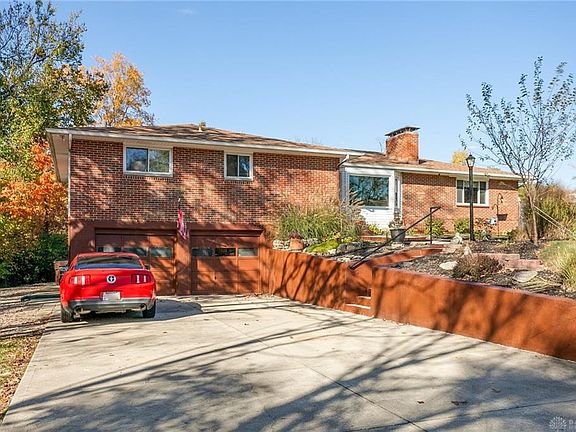 3rd image of 3155 Malina Ave