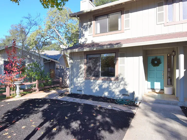 114 Melody Ct — Photo 2
