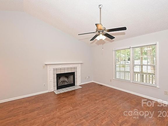 4th image of 8543 Clear Meadow Ln
