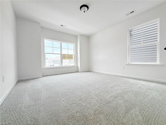 5th image of 1541 Waltham Ln