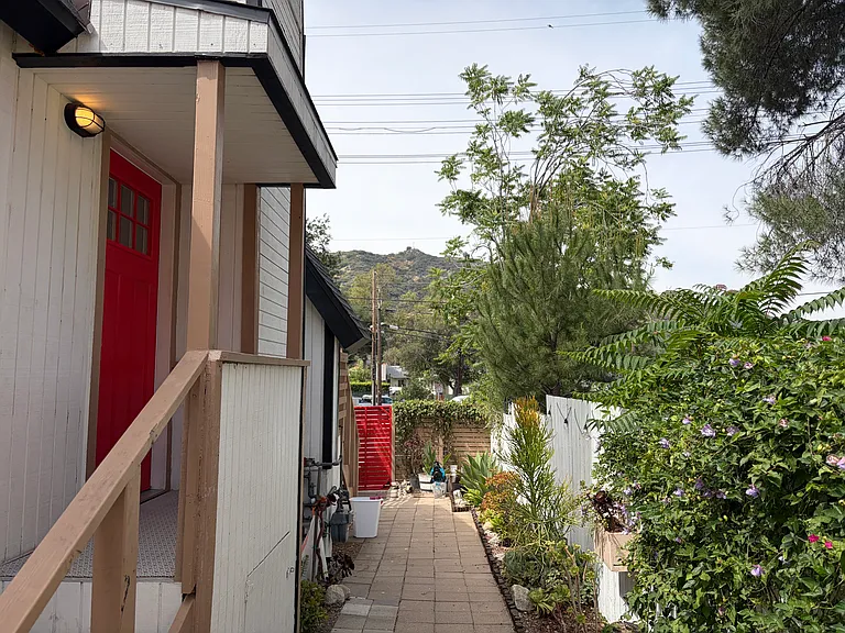 7539 Valaho Dr — Photo 2