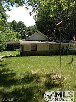 370 Poulsen Ave photo 1