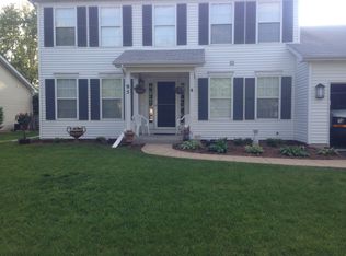 95 S Hankes Rd, Aurora, IL 60506