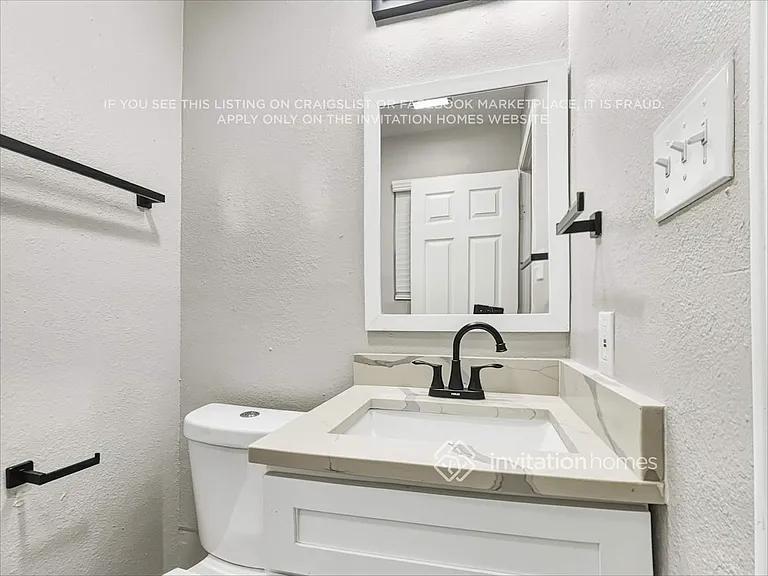 212 W 5th St — Photo 13