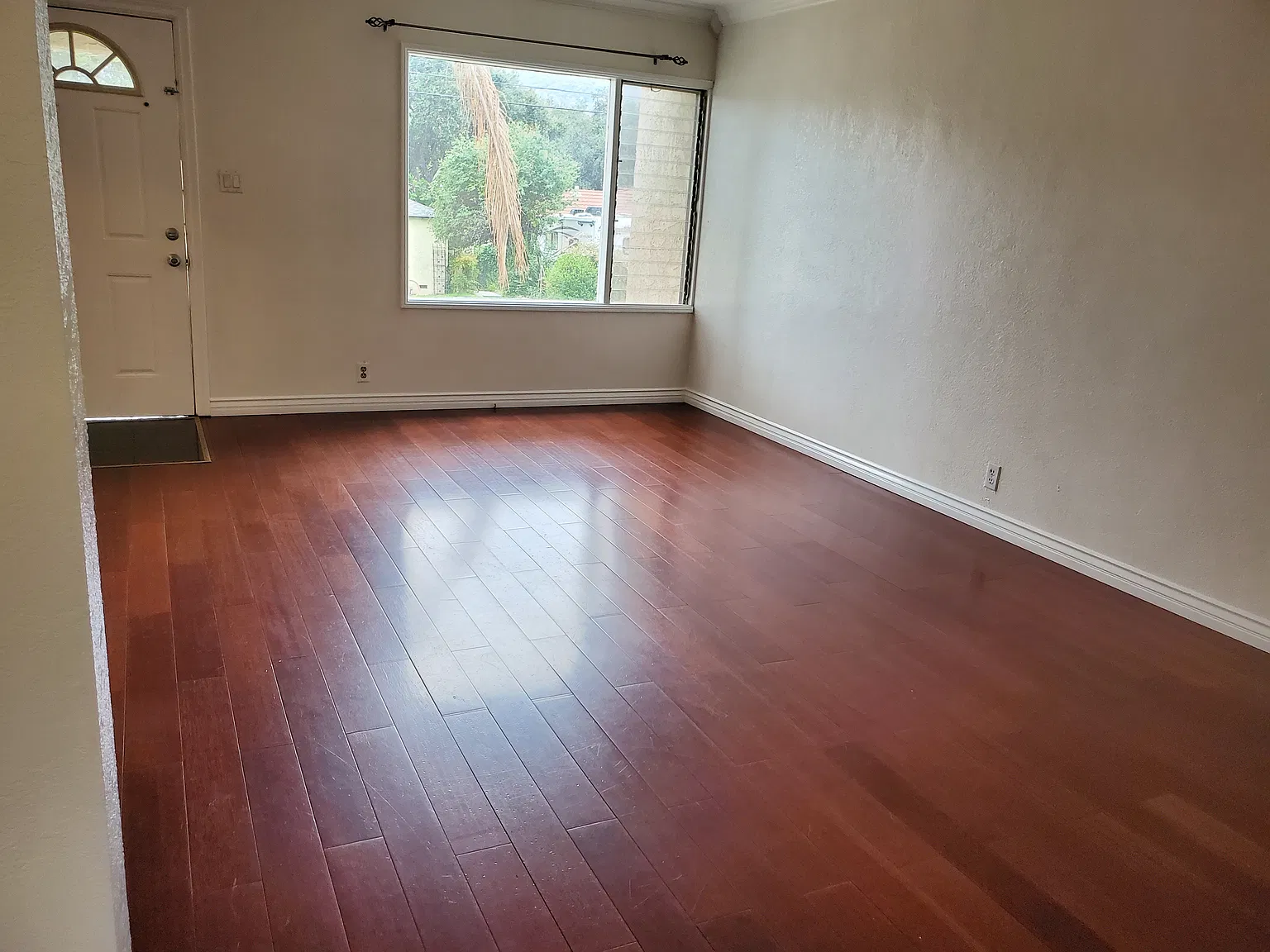 3 bed, 1134 sqft, $5,200 — Photo 4