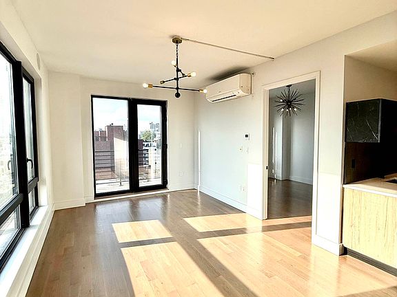 5th image of 885 Rogers Ave #612