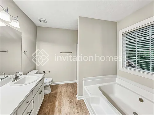1040 Burning Bush Dr Photo 1