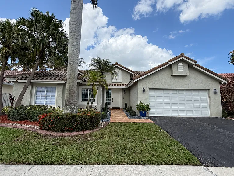 1052 San Luis Rey — Photo 4