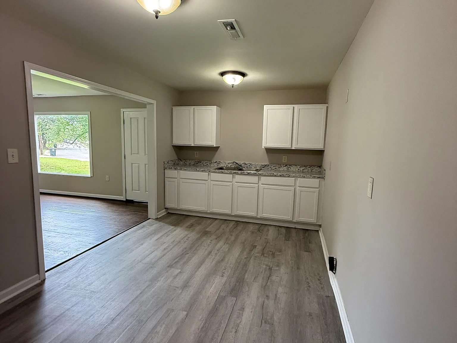3 bed, 1204 sqft, $1,250 — Photo 3