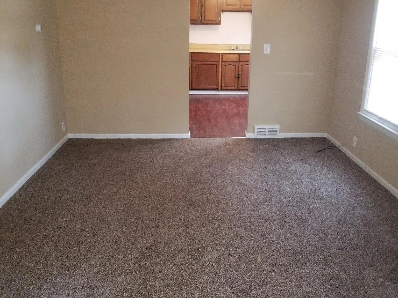 833 Wayside Rd — Photo 2