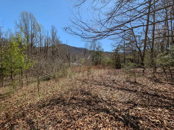 108 Smoke Rise Dr, Hayesville, NC 28904