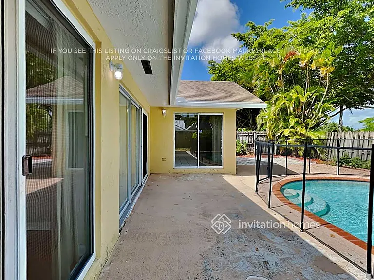 21841 SW 97th Ct — Photo 17