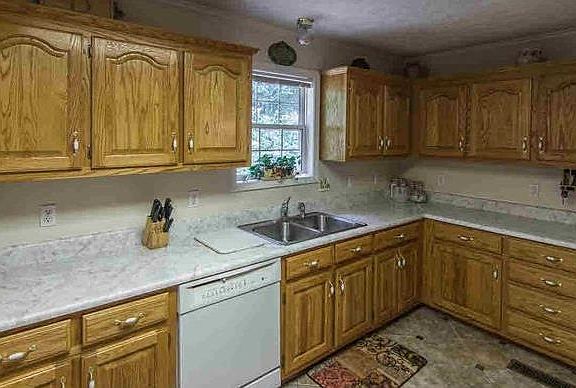 5th image of 60 Dianna Dr