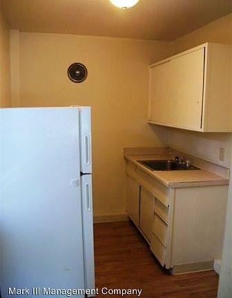 3rd image of 2209 W St APT 9