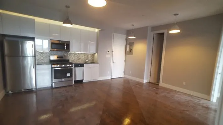 Rented by Evergreen Apartments BK | media 8