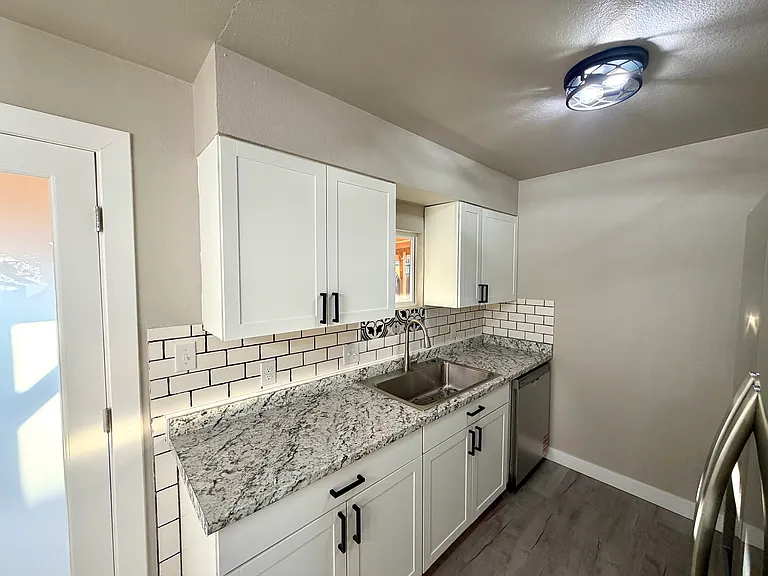 519 Garland St — Photo 13