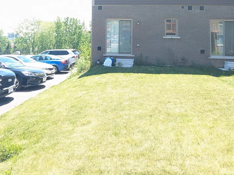 620 Colborne St W #72 — Photo 33