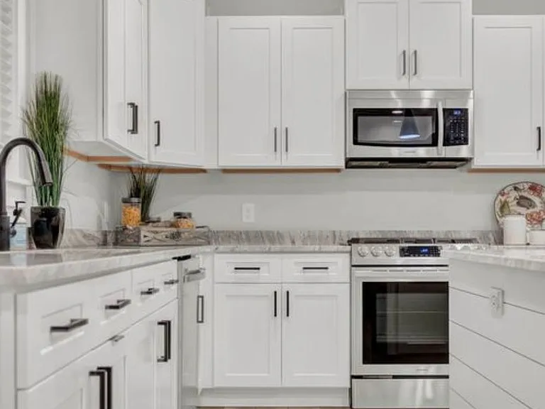 6712 Kenmore Dr — Photo 14