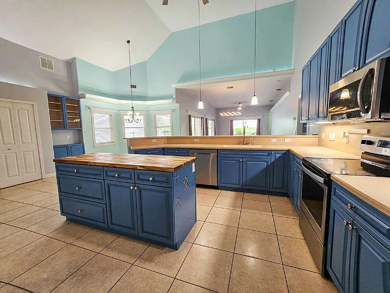 3621 Tipperary Dr — Photo 16