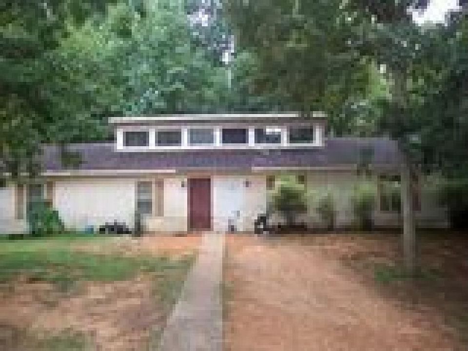 2nd image of 144 Massey Ln