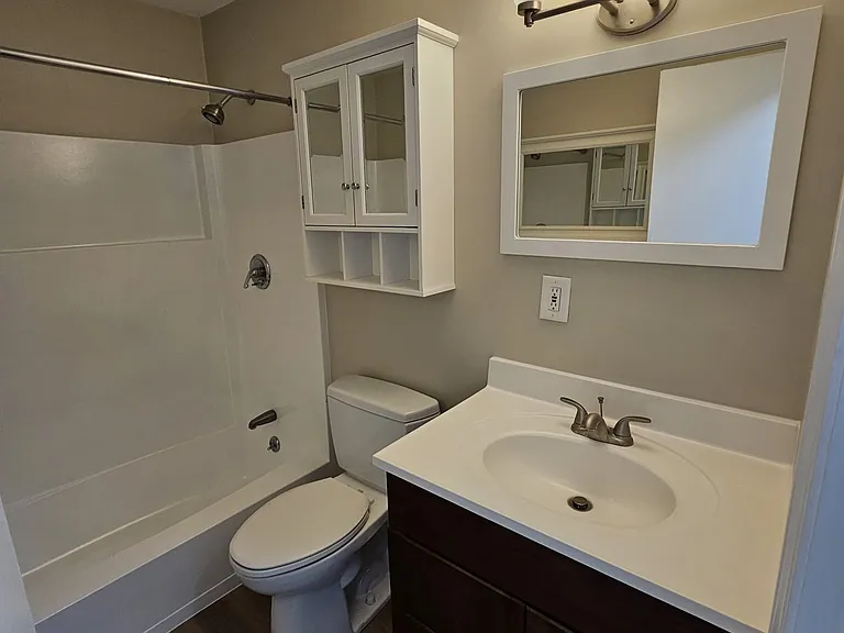 23 Spencer Rd #32F — Photo 6