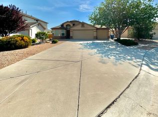2720 Rainsage Ct SW, Los Lunas, NM 87031