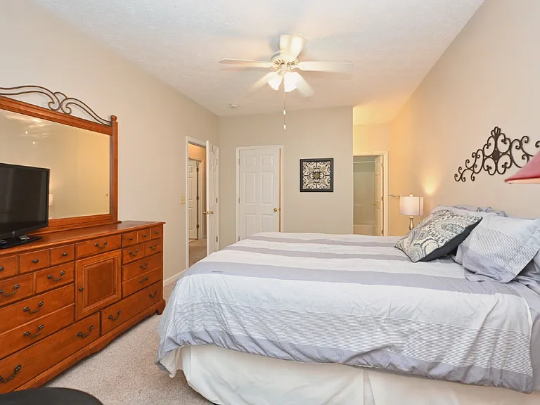 910 Churchill Xing — Photo 16