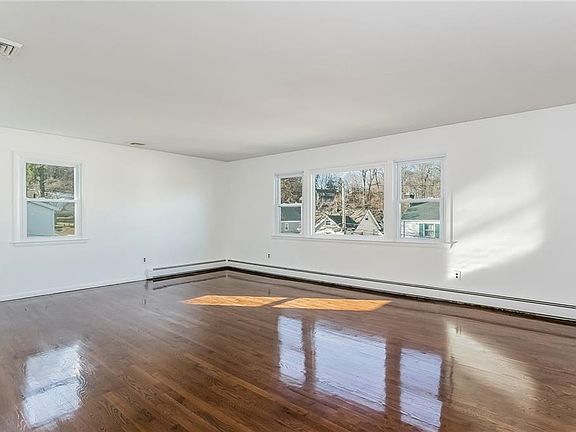 3rd image of 18 Emmalon Ave
