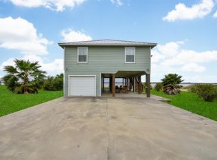 1322 W Bayshore Dr, Palacios, TX 77465