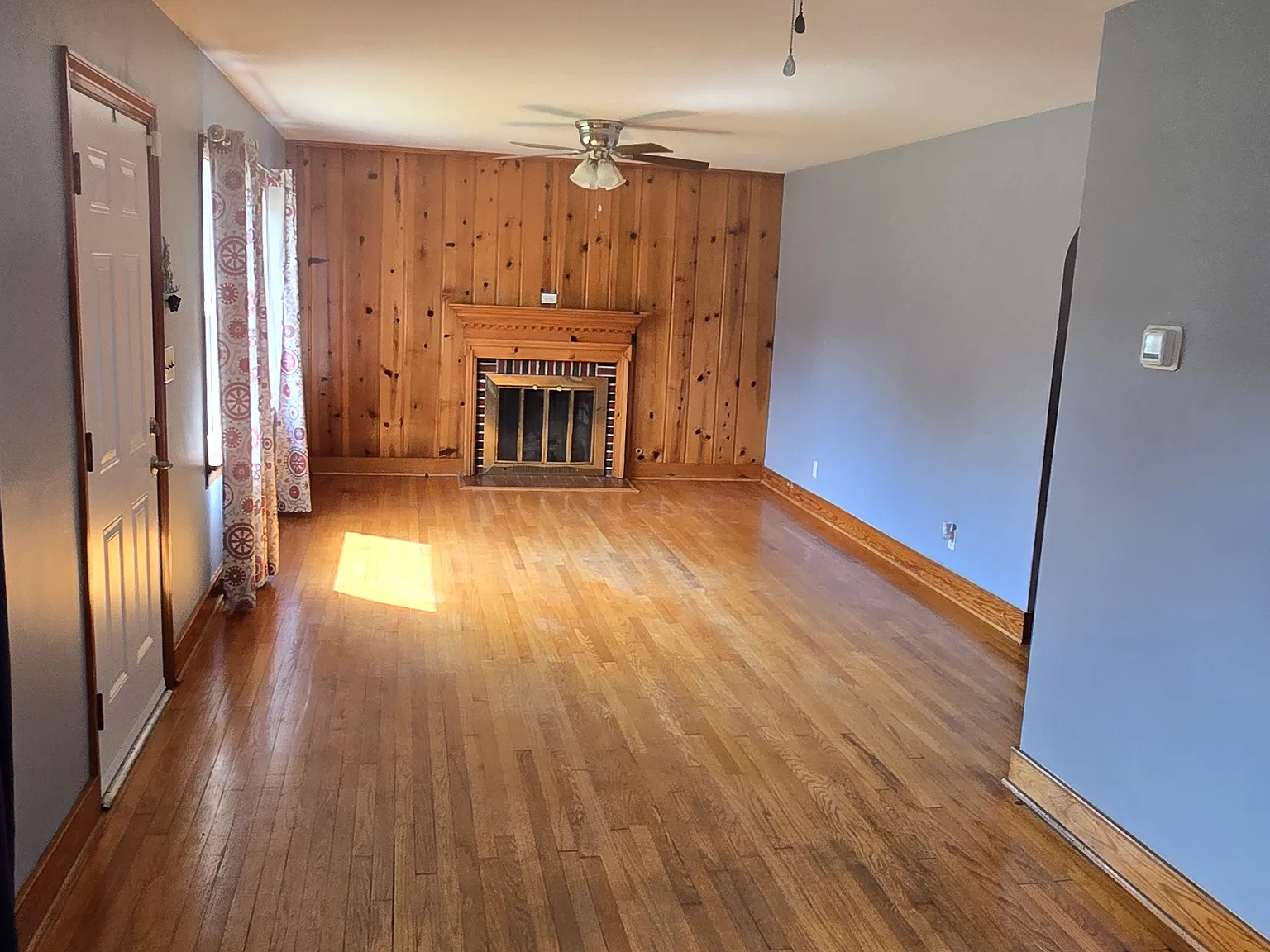 3 bed, 1247 sqft, $1,800 — Photo 3