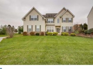 100 Candlewyck Dr, Avondale, PA 19311