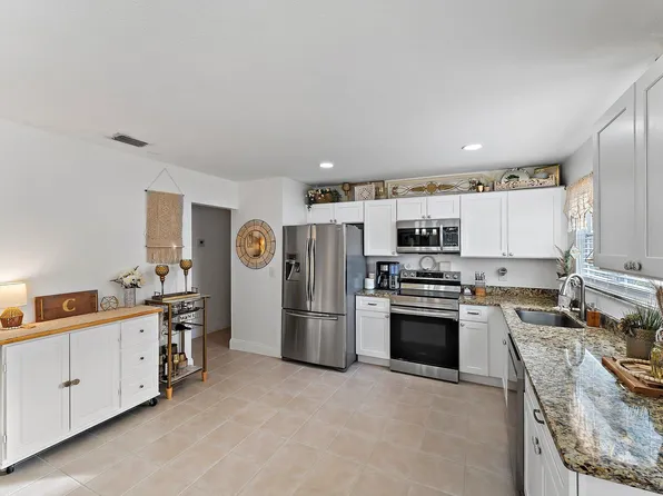 2122 SE Wald Street, Port St Lucie, FL 34984