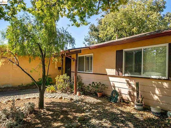 5th image of 99 Lochmoor Cir