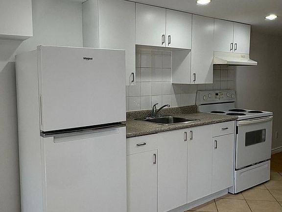 4th image of 1109 Davenport Rd