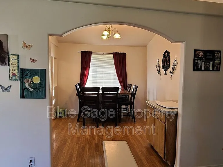 1712 W Durham Dr — Photo 5
