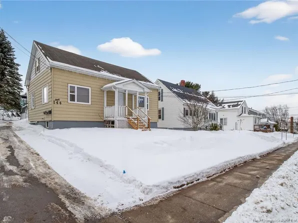 144 Gould St, Dieppe, NB E1A 1T9