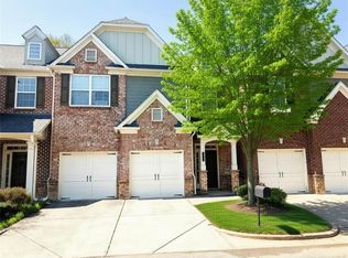 1604 Lexington Dr, Roswell, GA
